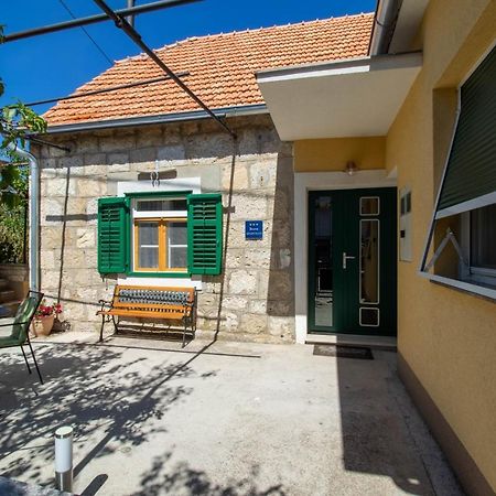 Apartman Ivan Drniš Екстериор снимка