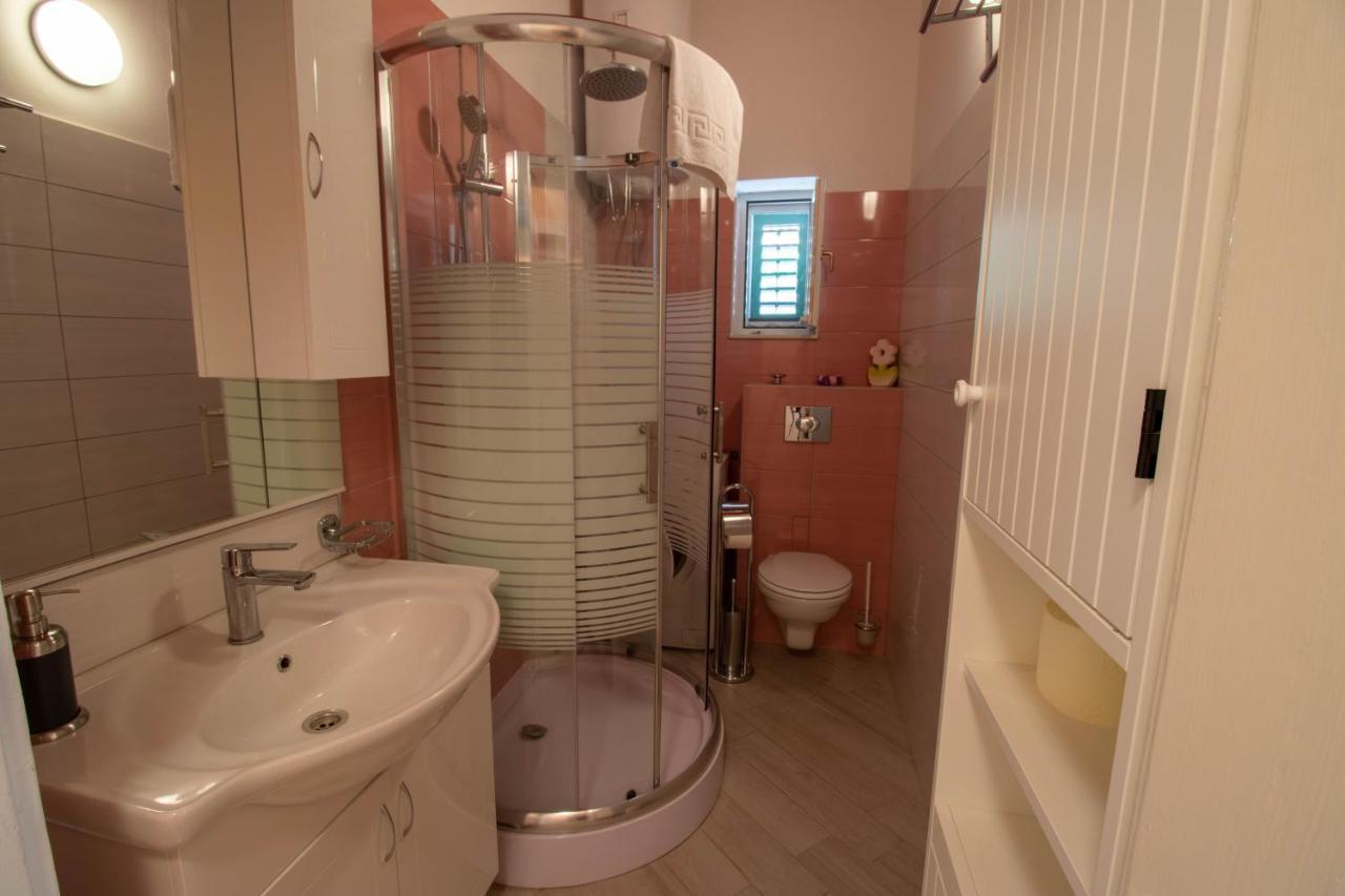 Apartman Ivan Drniš Екстериор снимка