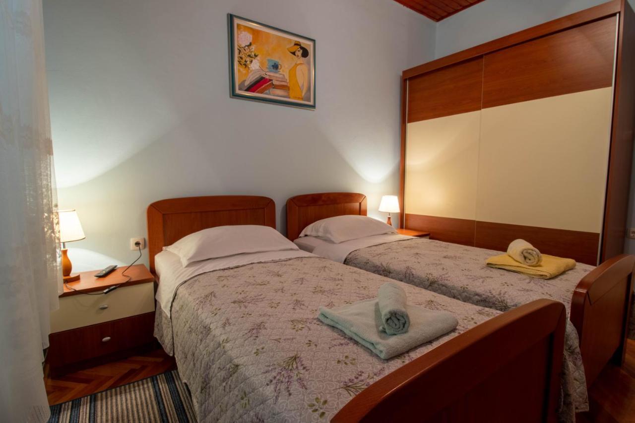 Apartman Ivan Drniš Екстериор снимка